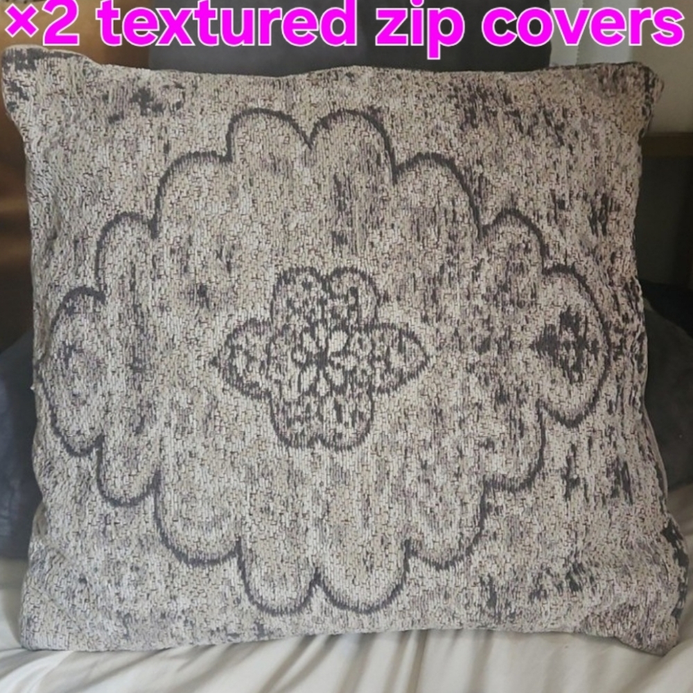 Set 2 Elegent Woven Jacquard Grayscale  Classic Pillows shams COVERS. Washable